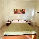 Arcobaleno - Bed & Breakfast 3*